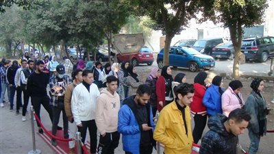 تزاحم المواطنين أمام المقار الانتخابية فى مدينة نصر والرحاب ومدينتى للإدلاء بأصواتهم ( صور)