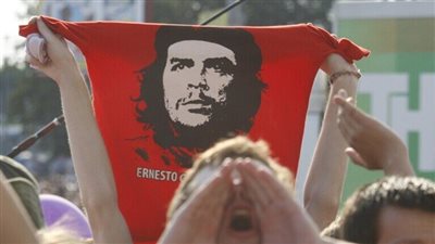  زي النهاردة، القبض على جيفارا الثائر التاريخي ضد أمريكا، وهذه أسباب محاكمته وإعدامه 