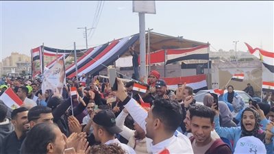 لجان المغتربين بجمصة تحتشد بعمال الدقهلية رافعين أعلام مصر (فيديو وصور )