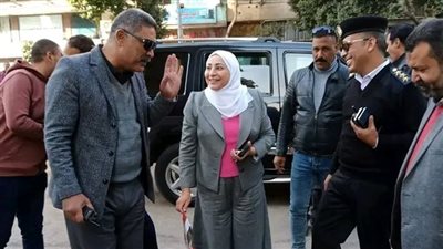  نائب محافظ القاهرة تتابع العملية الانتخابية بحي السيدة زينب (صور)