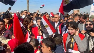 قرية بالفيوم تنظم مسيرة لدعوة الأهالي للمشاركة في الانتخابات الرئاسية