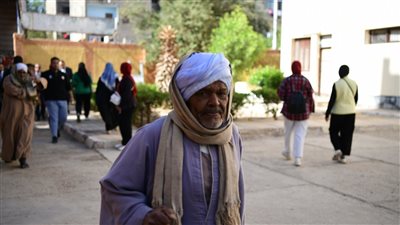 لليوم الثالث على التوالي، كبار السن يتصدرون المشهد الانتخابي في قنا (صور)