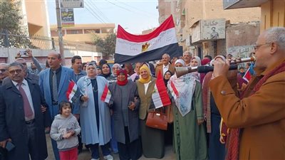 بالطبل البلدي والمزمار أهالي طوخ يحتفلون بآخر يوم في ماراثون الانتخابات (صور )