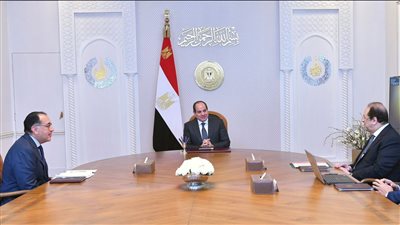 السيسي يجتمع مع رئيسي الحكومة والمخابرات العامة 