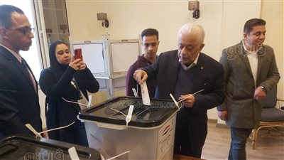طارق شوقي ونهاد قمصان يدليان بصوتيهما في الانتخابات الرئاسية 2024 (صور)