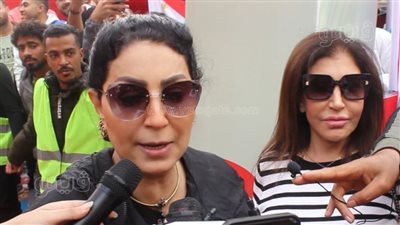 وفاء عامر تدلي بصوتها في الانتخابات الرئاسية بالعجوزة (صور)