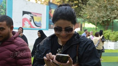 وفاء عامر بعد الإدلاء بصوتها في الانتخابات: محدش يبخل على مصر ( فيديو وصور)