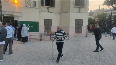 في اليوم الأخير، كبار السن بالقاهرة والجيزة يحرصون على المشاركة بالانتخابات (صور)