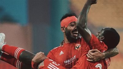 كأس العالم للأندية، لاعبو الأهلي يهنئون تاو وكهربا بعد الفوز بجائزتي الأفضل