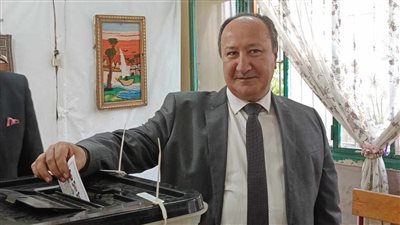 رئيس لجنة متابعة للانتخابات الرئاسية بالقليوبية يدلي بصوته (صور)