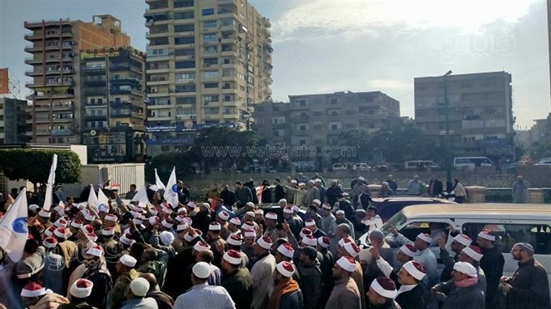 مسيرة للكهنة وائمة