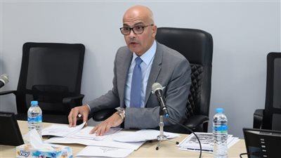 رئيس جامعة عين شمس يصدر قرار تعيينات جديدة بكلية الآداب