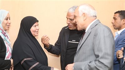 محافظ الجيزة يتفقد سير الانتخابات بلجان بولاق الدكرور قبل انتهاء التصويت(فيديو)