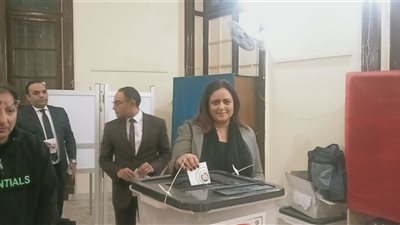 وفد أعضاء اللجنة التنفيذية للهيئة العليا للانتخابات يدلي بصوته في الانتخابات الرئاسية (صور)