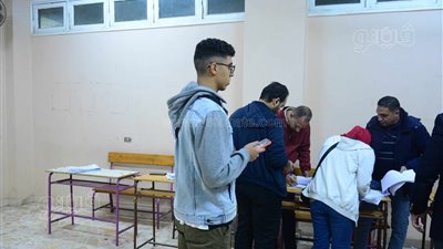 اللحظات الأخيرة قبل انتهاء الانتخابات الرئاسية من داخل لجان القاهرة والجيزة (صور)