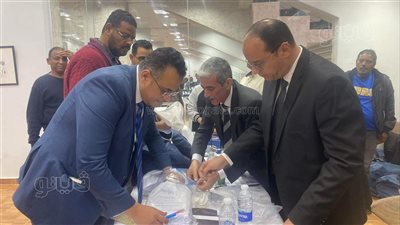 استمرار الحصر العددي للأصوات بالانتخابات الرئاسية باللجان العامة في أسوان (صور)