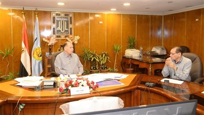محافظ أسيوط يؤكد أهمية التعاون مع جهاز تنمية المشروعات المتوسطة والصغيرة
