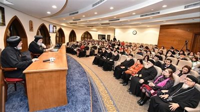 البابا تواضروس يتلقى تقريرا عن الخدمة في إيبارشية شبرا الشمالية