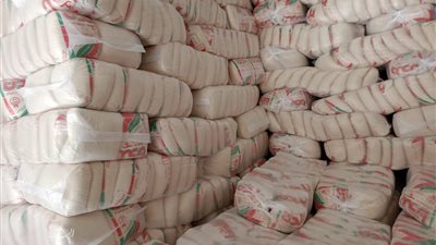 3 إجراءات حكومية للحد من ارتفاع أسعار السكر.. والتجار يحذرون من توسع السوق السوداء 