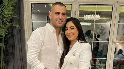 أزمات المطربة بوسي وطليقها عرض مستمر.. مشاجرة في فندق شهير.. واتهامات متبادلة بالسرقة والضرب.. انتهت التصالح بين الطرفين واخلاء سبيلهما من سراي النيابة 