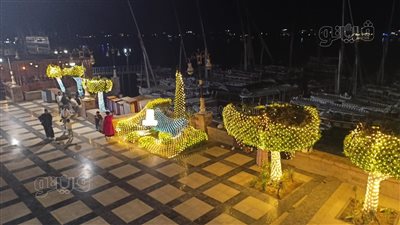كورنيش النيل بالأقصر يتجمل استقبالا لاحتفالات الكريسماس (وصور)