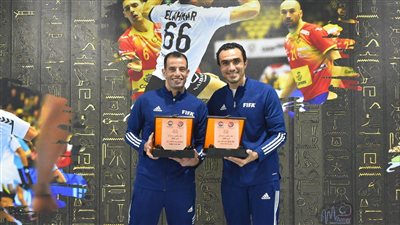 محمد حسن وطارق سامي يديران لقاء باراجواي وافغانستان في دور ال16