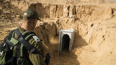 البيت الأبيض: لا نستبعد وجود محتجزين إسرائيليين في الأنفاق التي تغمرها إسرائيل بمياه البحر