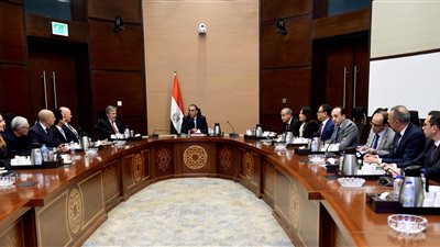 رئيس الوزراء يبحث مع وفد إيطالي ضخ استثمارات جديدة في مجال الأمن الغذائي