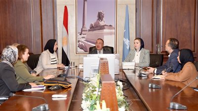 الشريف يناقش مع وفد الأكاديمية العربية للعلوم والتكنولوجيا سبل التعاون بمجال الحفاظ على التراث