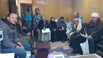 رئيس مركز ومدينة الفرافرة يلتقي المواطنين ويبحث آليات حل لمشاكلهم