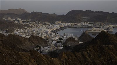 جهاز الاستثمار العماني يحضر لطرح 5 شركات بحلول 2026