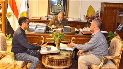 صرف علاوة تشجيعية لـ572 من العاملين بالديوان العام والوحدات المحلية بأسيوط