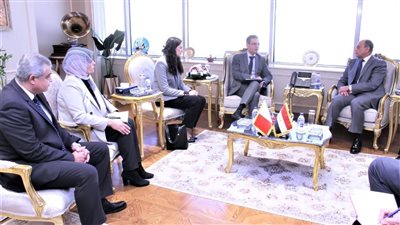 وزير الطيران يبحث مع سفير جمهورية مالطا بحث التعاون في مجال النقل الجوي