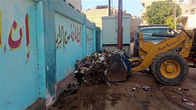  رفع 900 طن مخلفات وتمهيد طرق في حملة نظافة بـ7 مراكز بأسيوط