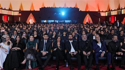 افتتاح الدورة السادسة من الجونة السينمائي، الفلسطينية إليانا تغني 