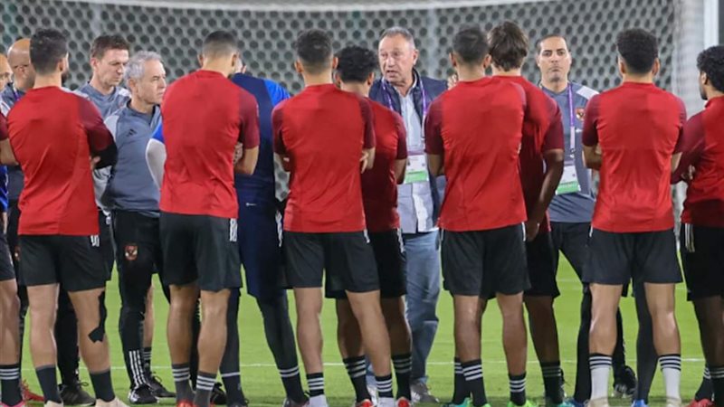 الخطيب يحضر مران