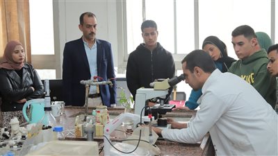 طلاب برنامج تكنولوجيا التصنيع الغذائي بجامعة طيبة التكنولوجية يزورون المركز القومي للبحوث