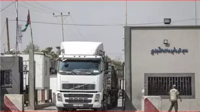 تقارير: حكومة الاحتلال الإسرائيلية وافقت على فتح معبر كرم أبوسالم لدخول المساعدات إلى غزة