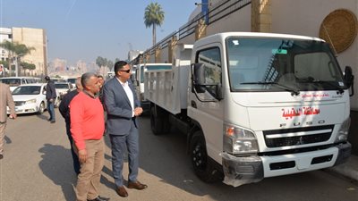 حملة نظافة موسعة بشوارع قرى نجع حمادي في قنا