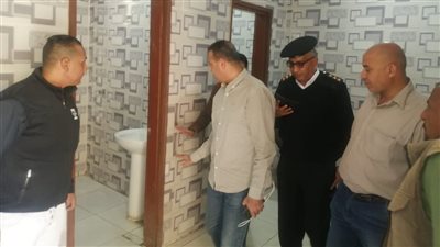 رئيس مدينة الأقصر يتفقد سوق الخضراوات والفاكهة ومجمع المواقف 