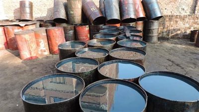 ضبط 3500 جركن زيت مستعمل وبرميل زيت مغشوش بالخلايفة