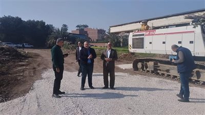 نائب محافظ الجيزة يتابع المشروعات القومية في أبو النمرس (صور)