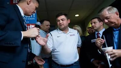 فضيحة لرئيس الحزب الجمهوري وزوجته في فلوريدا واجتماع طارئ لفصله