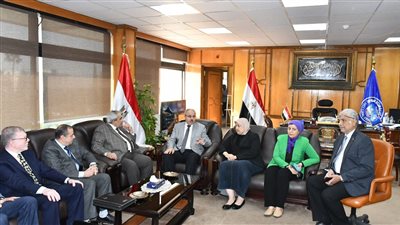 جامعة قناة السويس تستقبل فريق الهيئة القومية لضمان الجودة والاعتماد (صور)