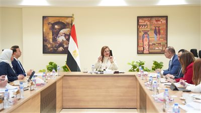 وزيرة التخطيط تتابع مسودة تقرير منظمة OECD الاقتصادي لمصر