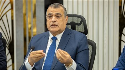 وزير الإنتاج الحربي ومحافظ جنوب سيناء يناقشان تعزيز التعاون المشترك