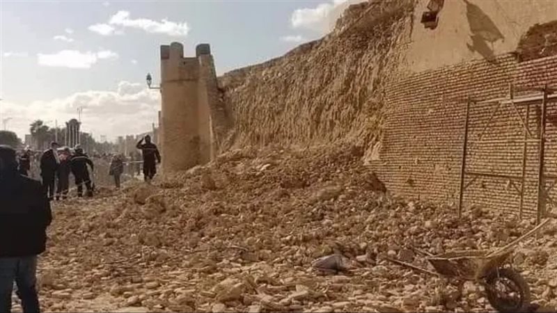 انهيار سور المدينة