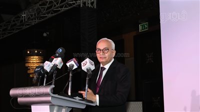  رضا حجازي: نؤمن بحتمية التعليم الإلكتروني لمواكبة التطورات العالمية.. والتحول الرقمي مستهدف فى جميع برامج الخطة الاستراتيجية للتربية والتعليم