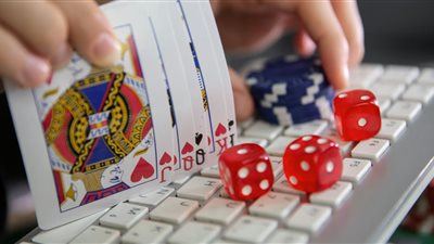 المراهنات عبر الإنترنت، تقرير مثير من وزارة الصحة الإسبانية بشأن سلوكيات الطلاب