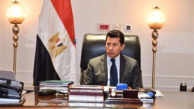 أشرف صبحي يهنئ منتخب الخماسي الحديث بنتائج بطولة فرنسا الدولية